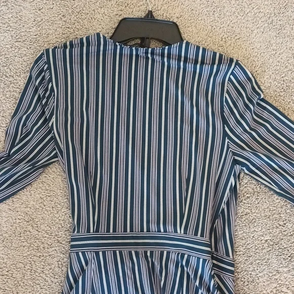 BCBGMaxazria wrap dress - Picture 6 of 6